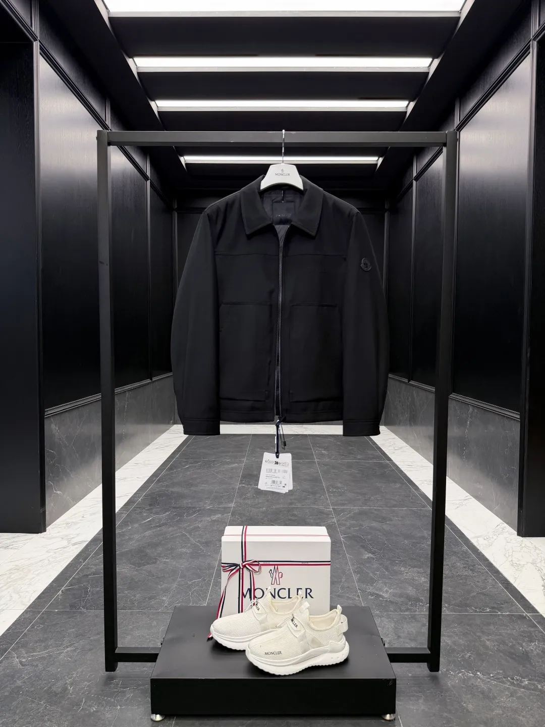 🌟55 ⬆️Moncler . . , . 🎁 .( . . . . . . ) . . ⚠️ . NFC . . / / / . ， ， 。 ： ， ， 。 ， ， ， 。 ： • • • • logo • Size：1-5 Black D 00730（3888）